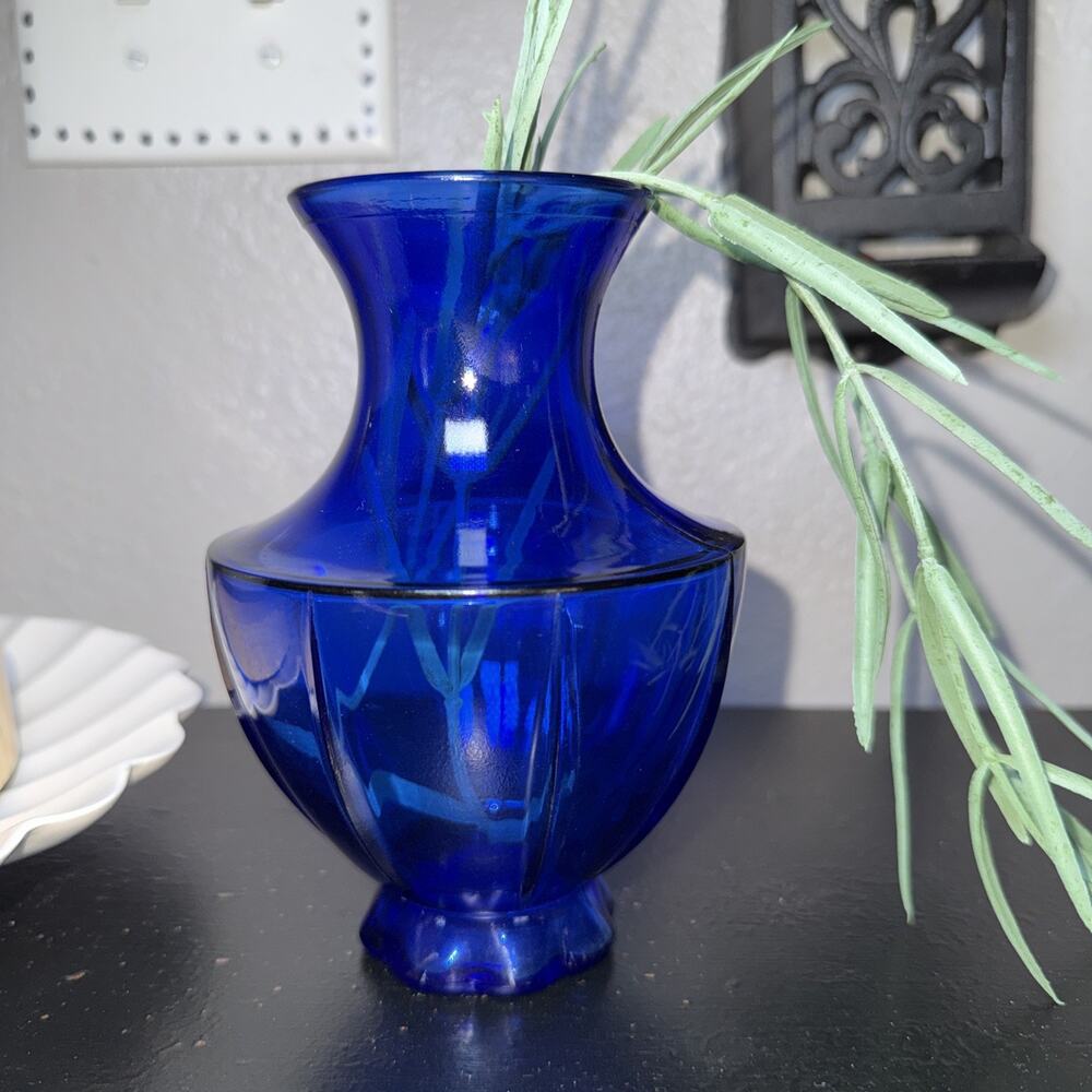Vintage Cobalt Blue Glass Vase 6” Optic Panel MCM L.E. Smith Style Scallop Base